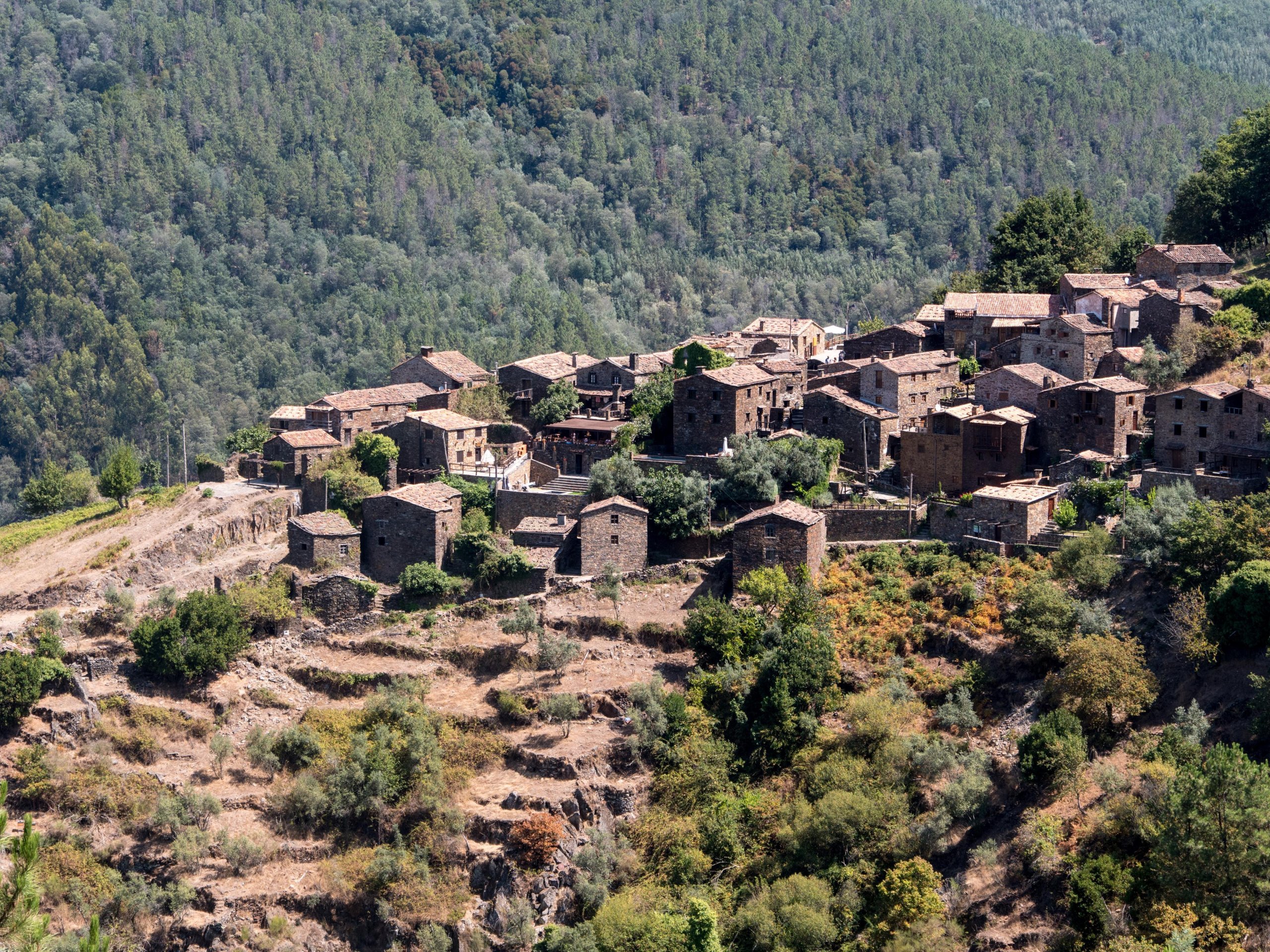 Aldeias do Xisto no outono: Talasnal, Candal e a Serra da Lousã